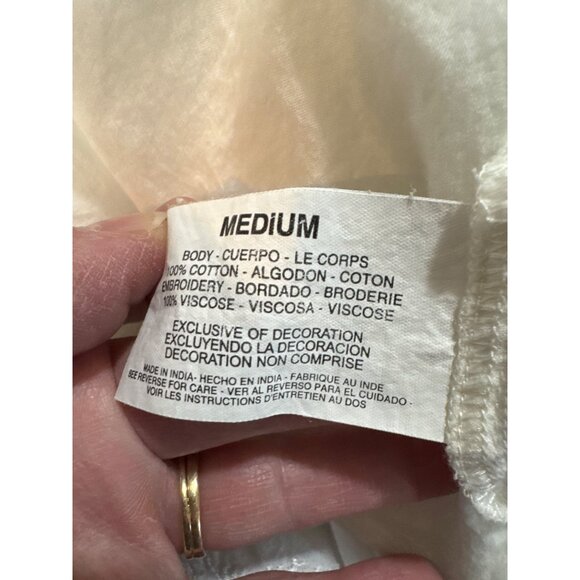 Bandolino Blu Womens M White Sleeveless 90's Y2K Embroidered Blouse Button Babyd - Picture 8 of 9